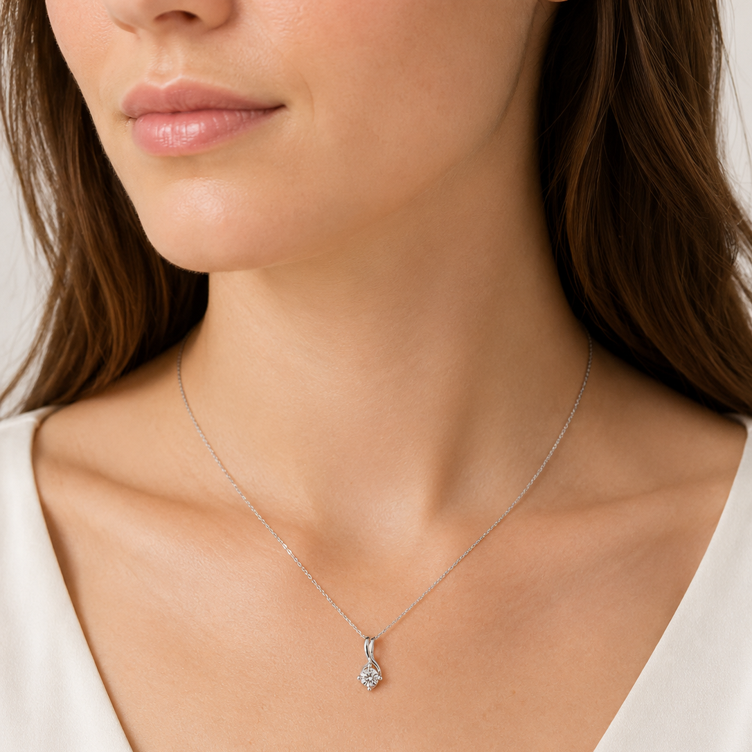 10K White Gold Diamond Pendant Necklace, TDW: 0.035ct VS G-H