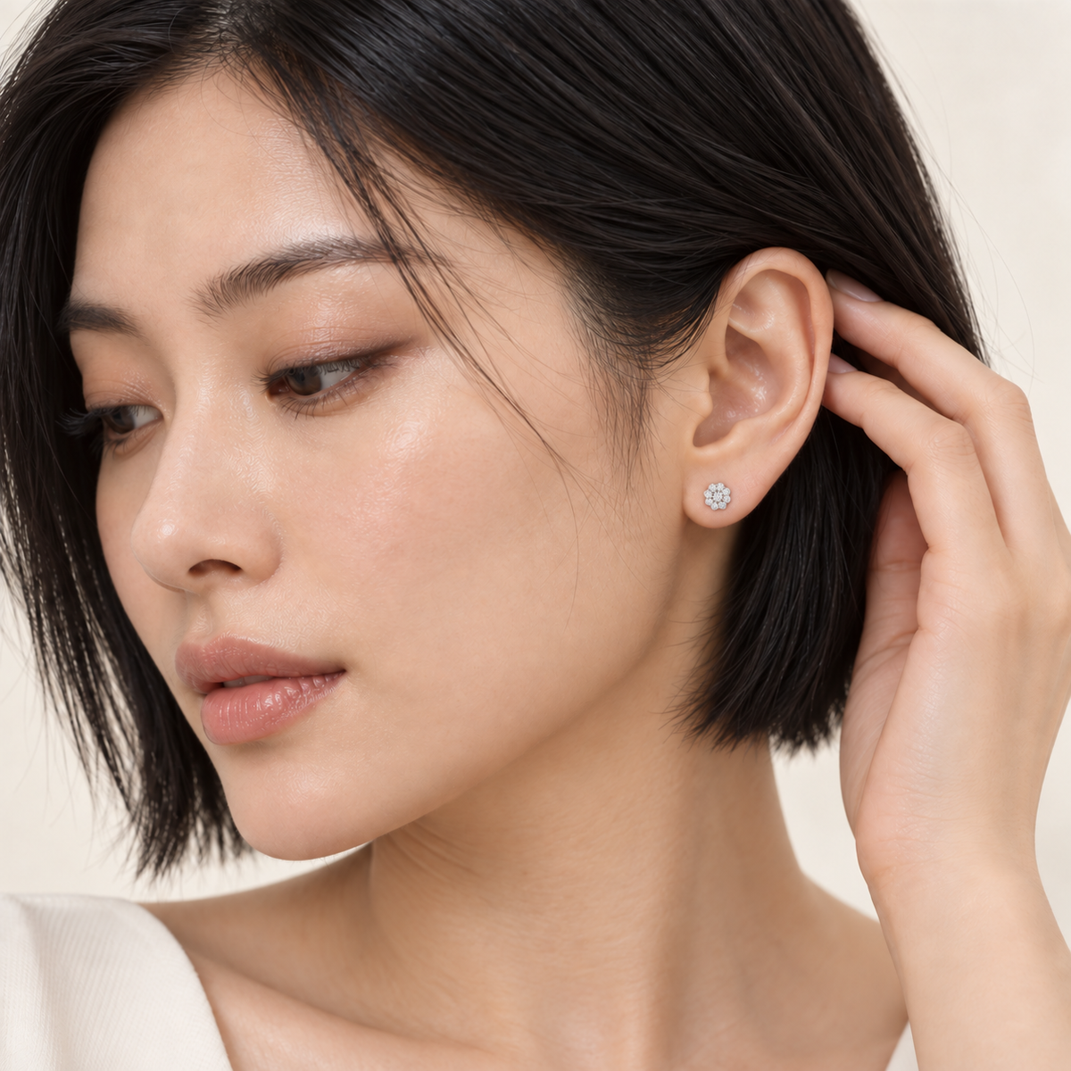 18K Gold Diamond Flower Cluster Stud Earrings