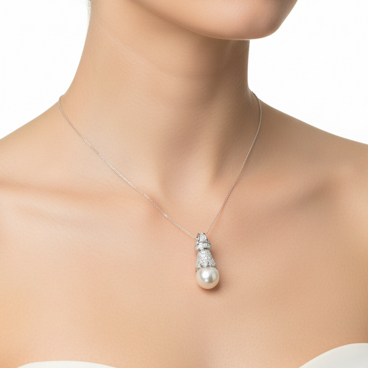 18K Vintage White Gold Pavé Setting Diamond and Pear Shape Pearl Pendant.