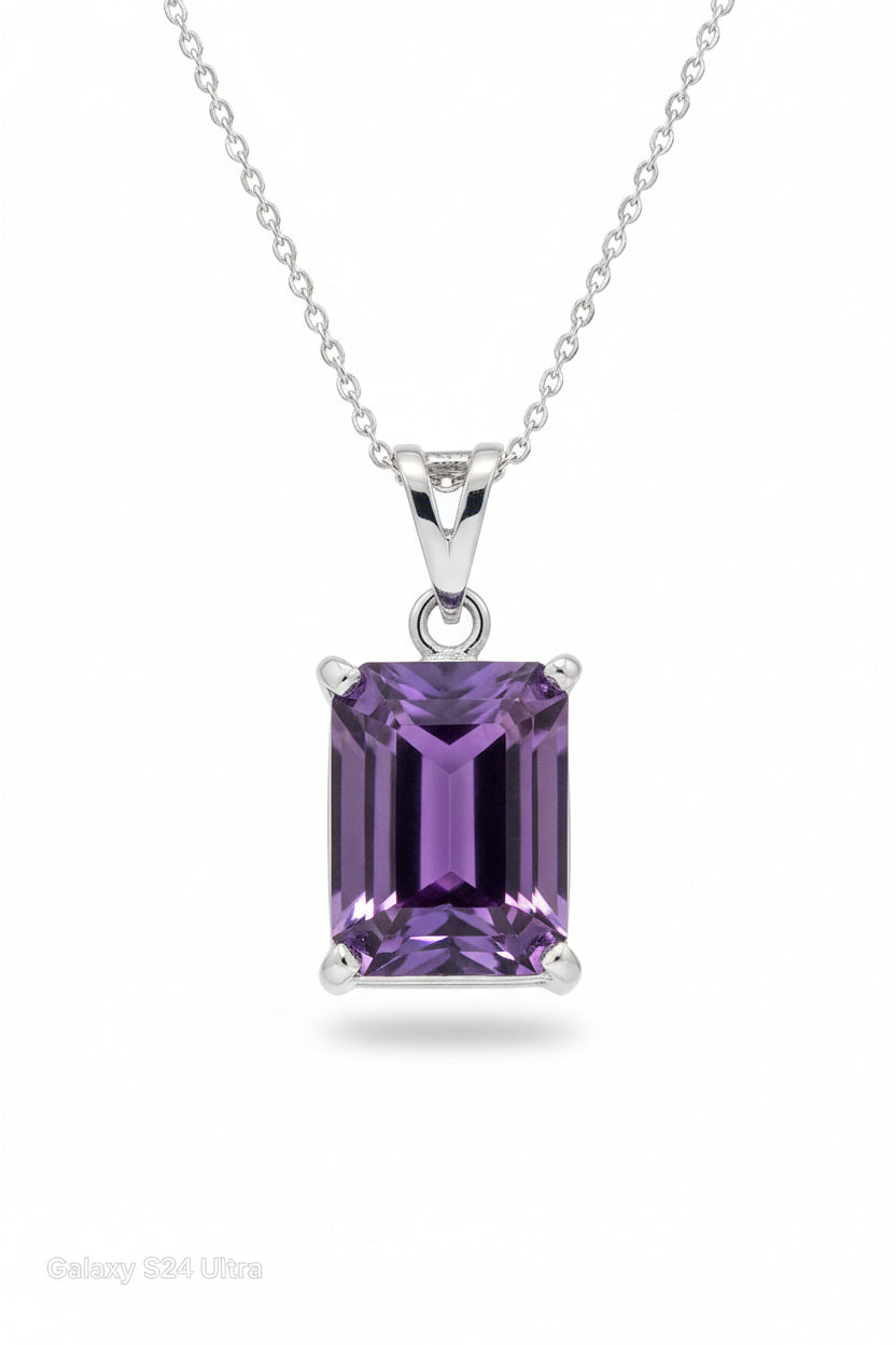 18K White Gold Amethyst Pendant.