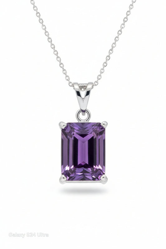 18K White Gold Amethyst Pendant.