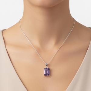 18K White Gold Amethyst Pendant.