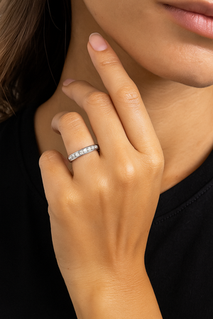 White Gold Channel Setting 10 Stones Diamond Band. 19k,  TDW: 0.20ct. VS, FG