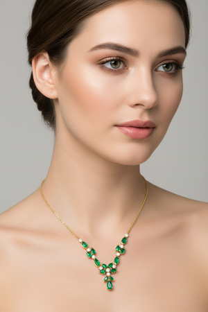 Yellow Gold Colombian Emerald and Diamond Necklace. 14k E:2.13ct TDW: 0.3ct. VS HI