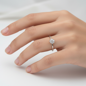 18K White Gold Floral Shape Solitaire Diamond Ring