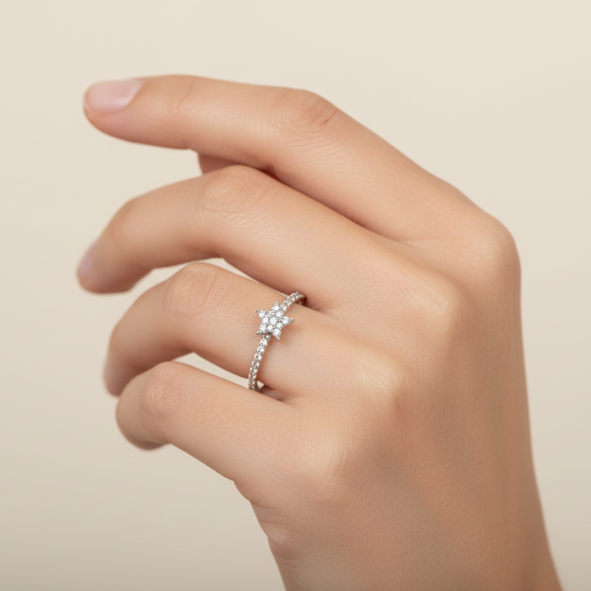 18K White Gold Star Shape Diamond Ring