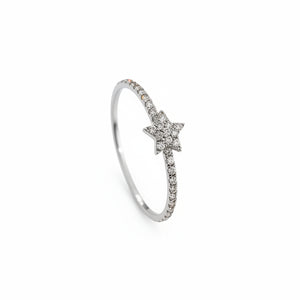 18K White Gold Star Shape Diamond Ring