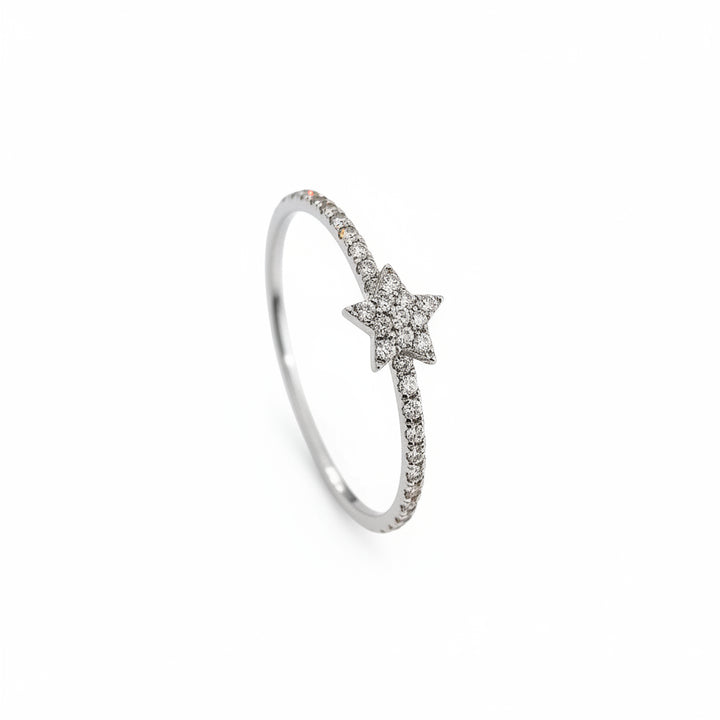 18K White Gold Star Shape Diamond Ring