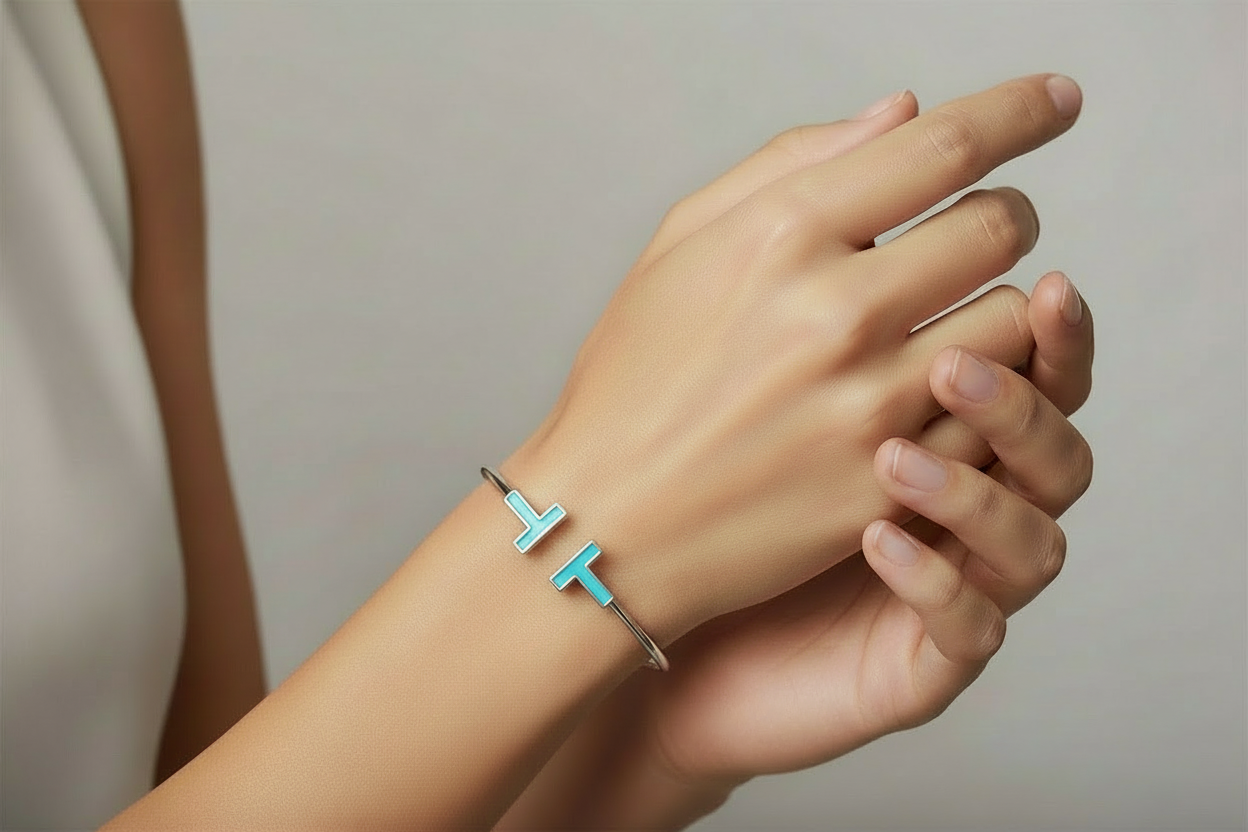 TIFFANY & CO. White Gold T Wire Turquoise Cuff Bracelet. High-End Jewellery Resale. 18k