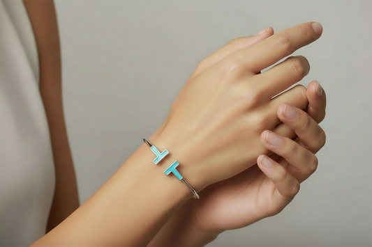 TIFFANY & CO. White Gold T Wire Turquoise Cuff Bracelet. High-End Jewellery Resale. 18k
